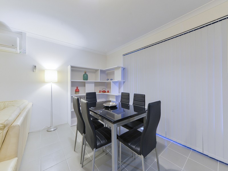 1/14 Godwit Street, Queens Park WA 6107