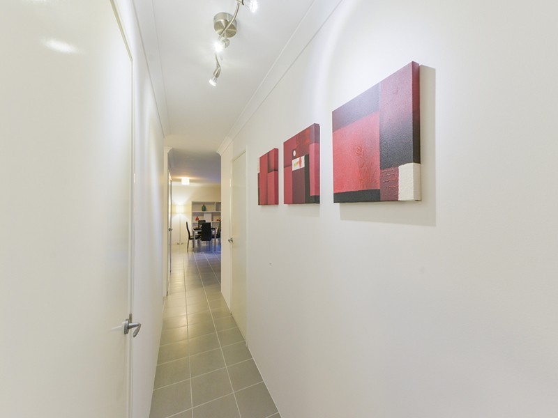 1/14 Godwit Street, Queens Park WA 6107