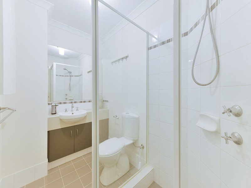 1/14 Godwit Street, Queens Park WA 6107