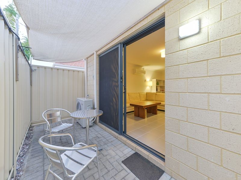 1/14 Godwit Street, Queens Park WA 6107