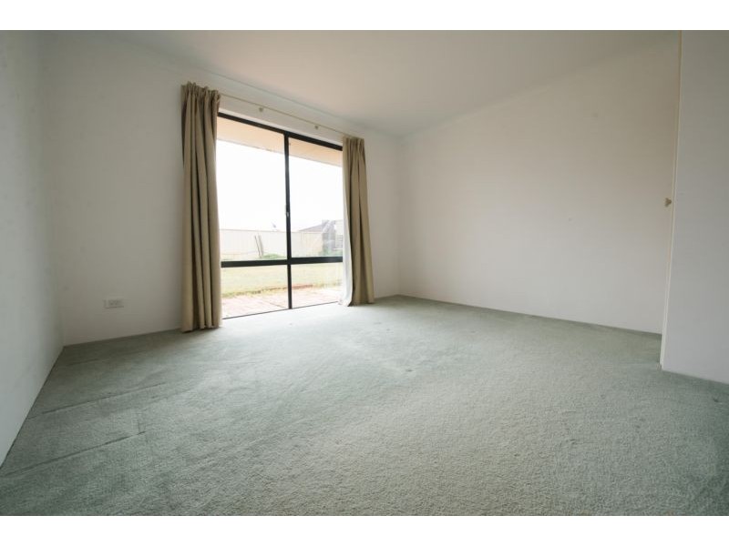 19 Carnegie Parade, Success WA 6164