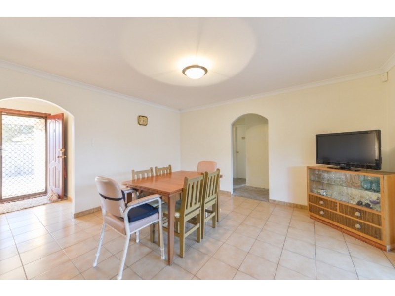 2/15 Herndon Close, Cannington WA 6107