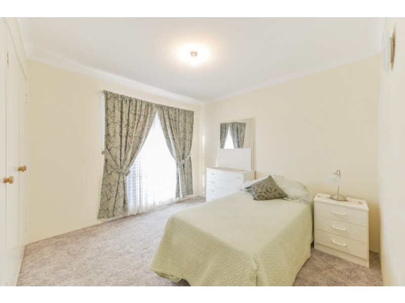 2/15 Herndon Close, Cannington WA 6107