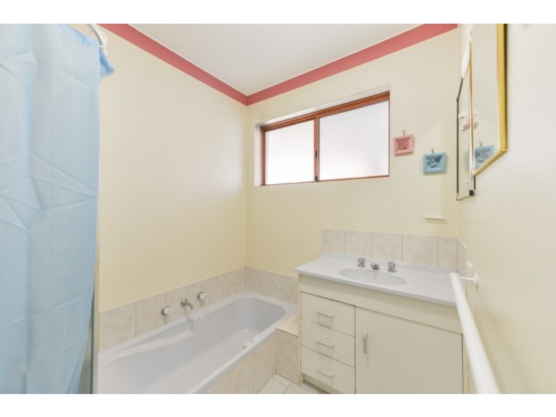 2/15 Herndon Close, Cannington WA 6107