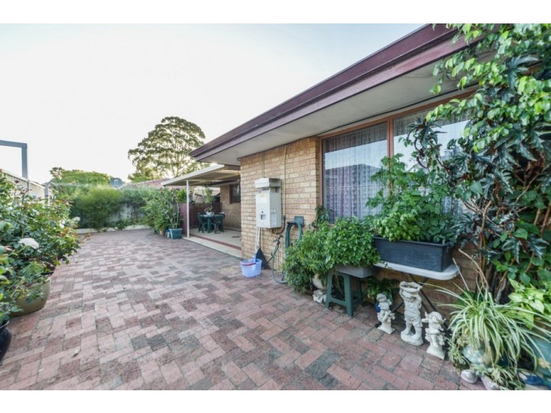 2/15 Herndon Close, Cannington WA 6107