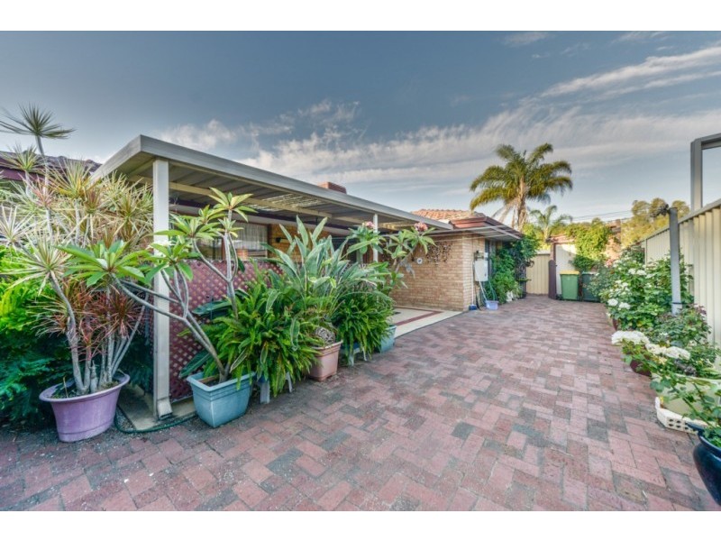 2/15 Herndon Close, Cannington WA 6107