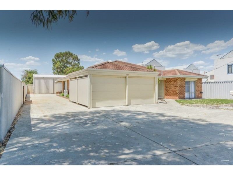 154 Centre Street, Queens Park WA 6107