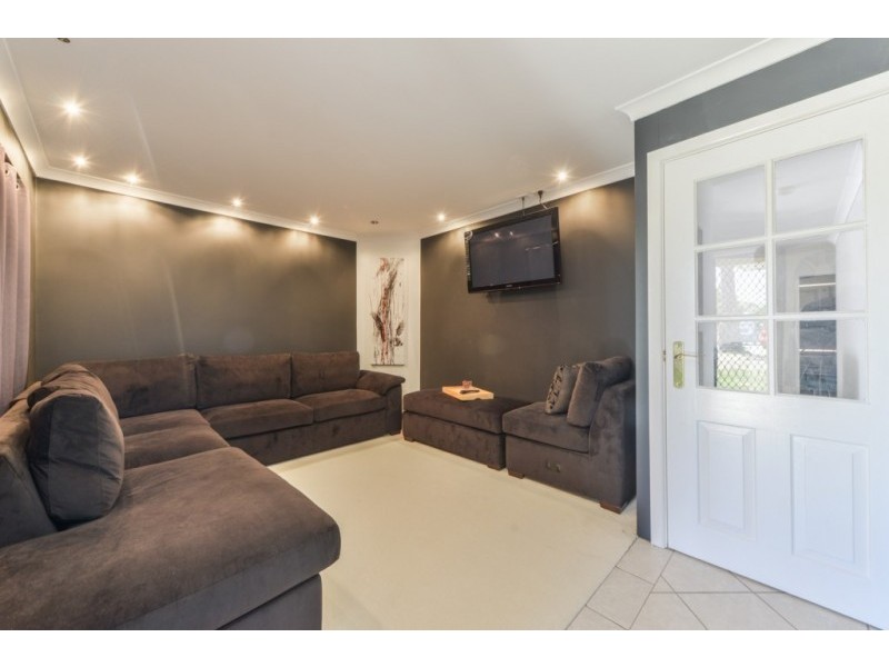 154 Centre Street, Queens Park WA 6107