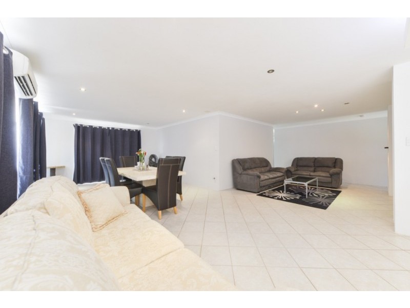 154 Centre Street, Queens Park WA 6107