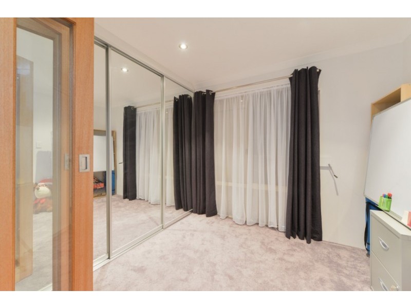 154 Centre Street, Queens Park WA 6107