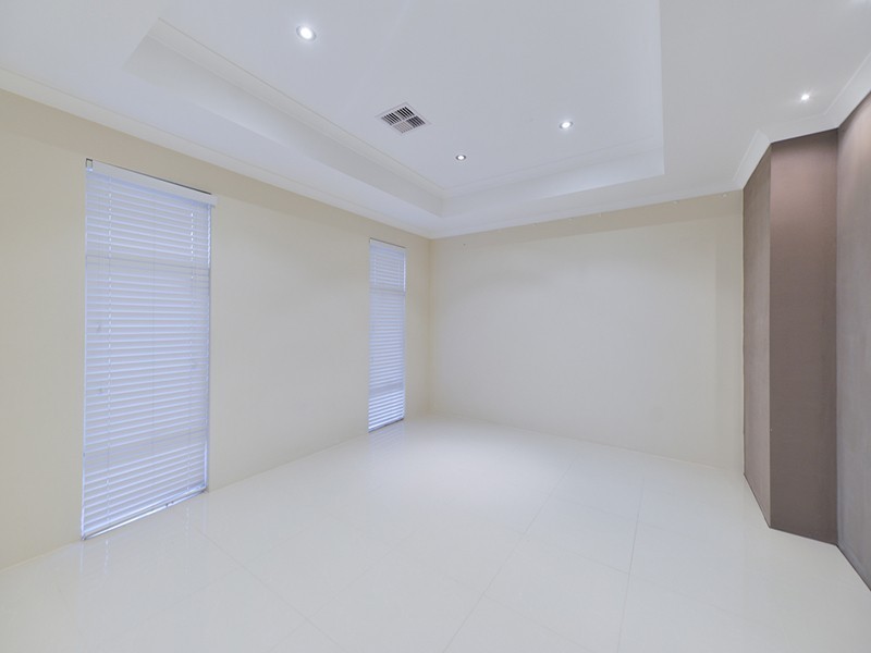 11 Godwit Street, Queens Park WA 6107