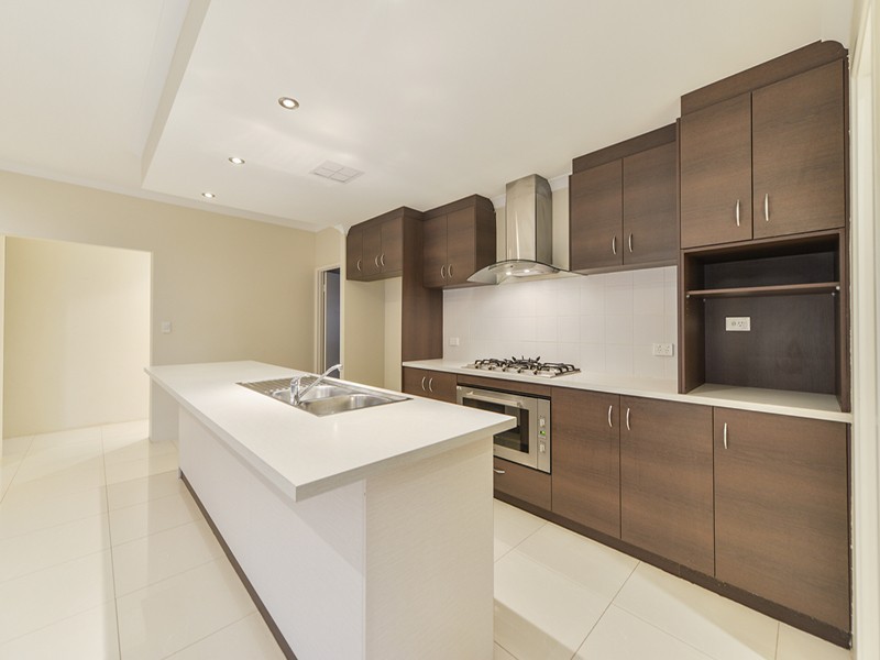 11 Godwit Street, Queens Park WA 6107