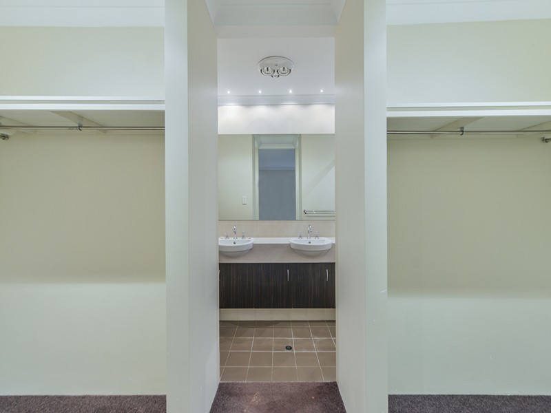 11 Godwit Street, Queens Park WA 6107