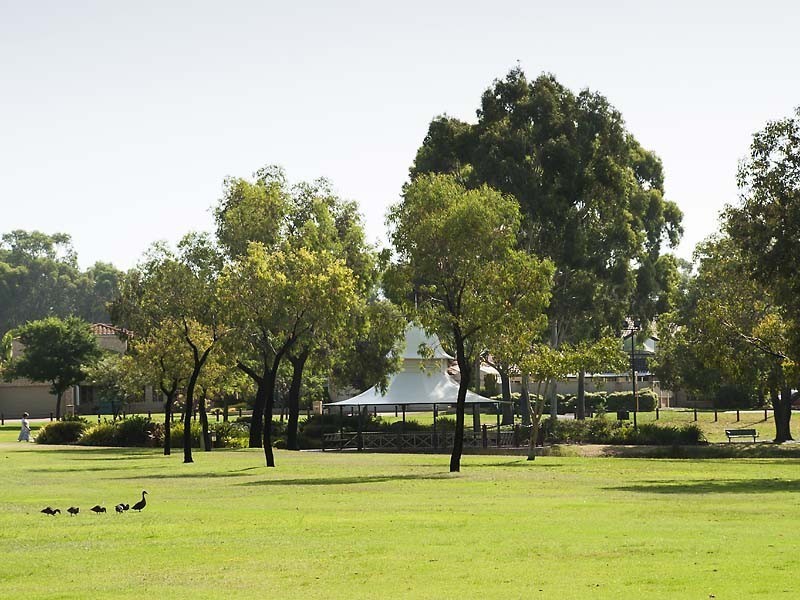 39 Welbeck Road, Canning Vale WA 6155