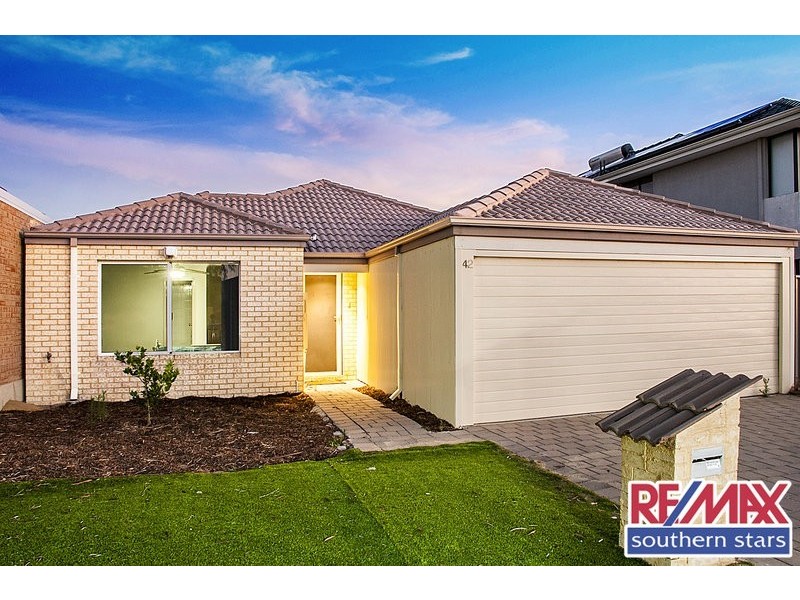 42 Serisier Parkway, Queens Park WA 6107