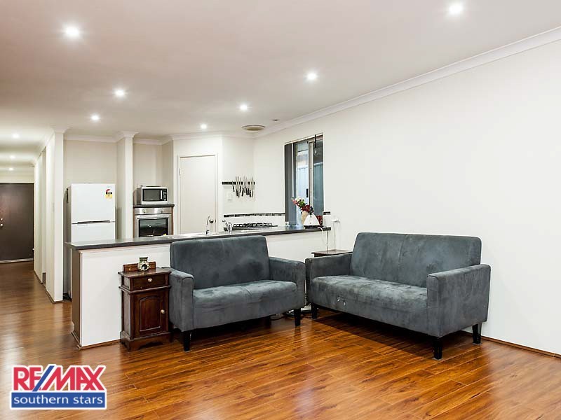 42 Serisier Parkway, Queens Park WA 6107