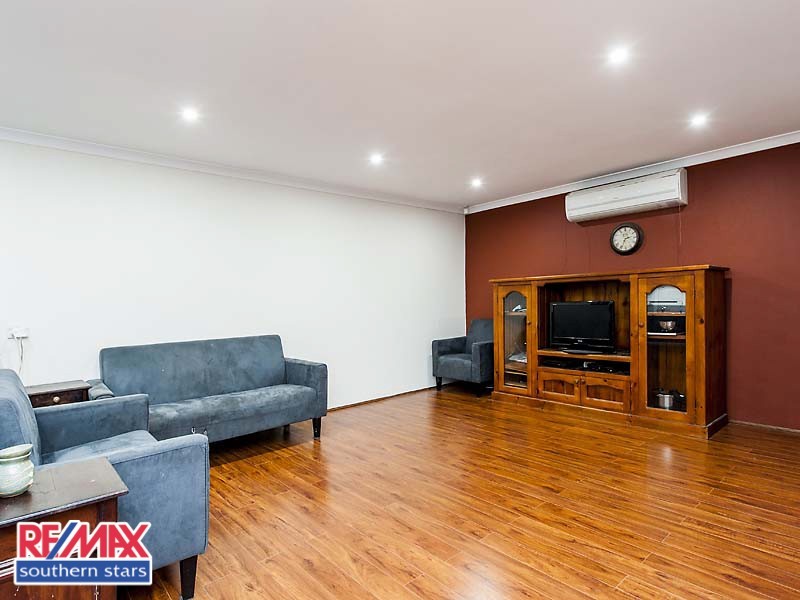 42 Serisier Parkway, Queens Park WA 6107