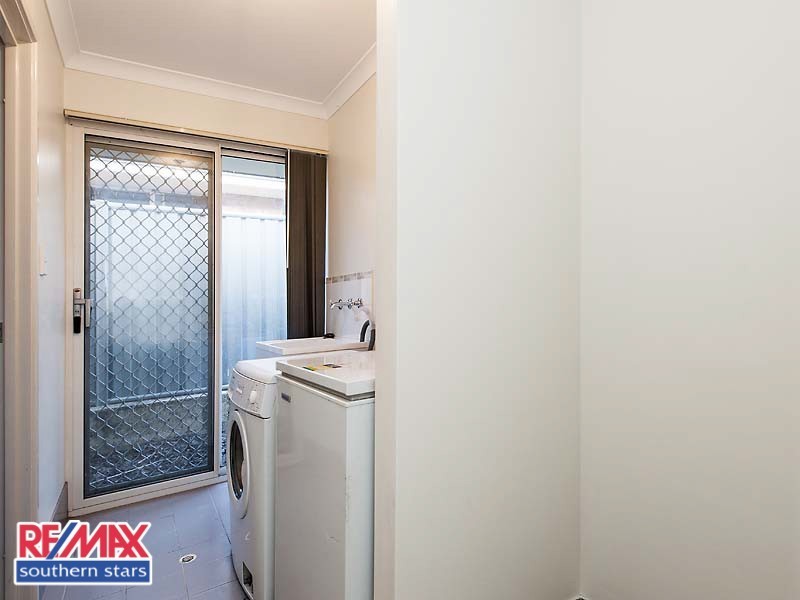 42 Serisier Parkway, Queens Park WA 6107