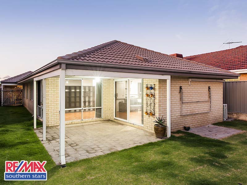 42 Serisier Parkway, Queens Park WA 6107