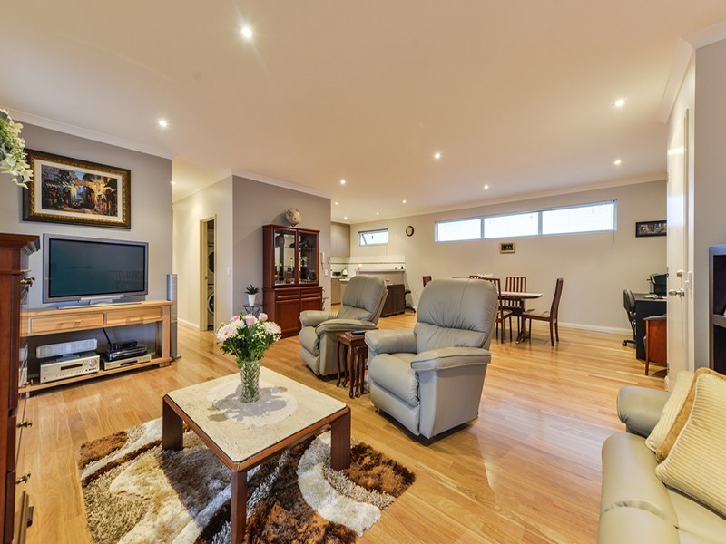 4/36 Mason Street, Cannington WA 6107