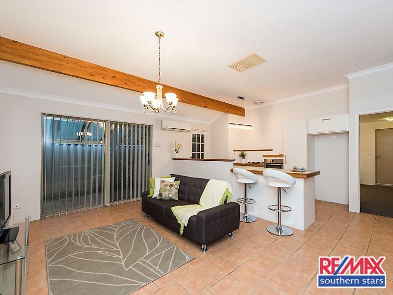 73 Centre Street, Queens Park WA 6107