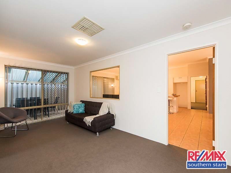 73 Centre Street, Queens Park WA 6107