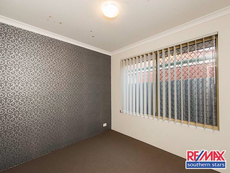 73 Centre Street, Queens Park WA 6107