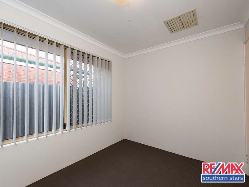 73 Centre Street, Queens Park WA 6107