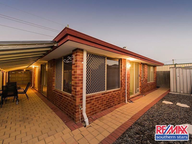 73 Centre Street, Queens Park WA 6107
