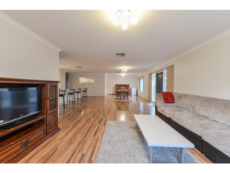 23 Calneggia Drive, Byford WA 6122
