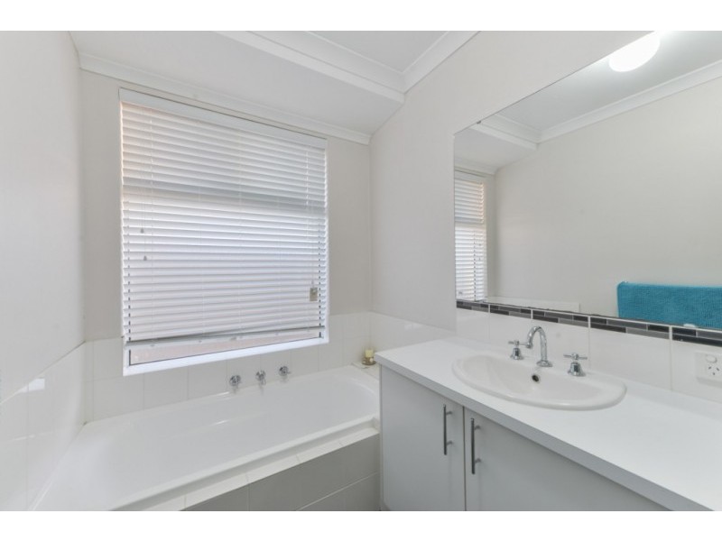 23 Calneggia Drive, Byford WA 6122