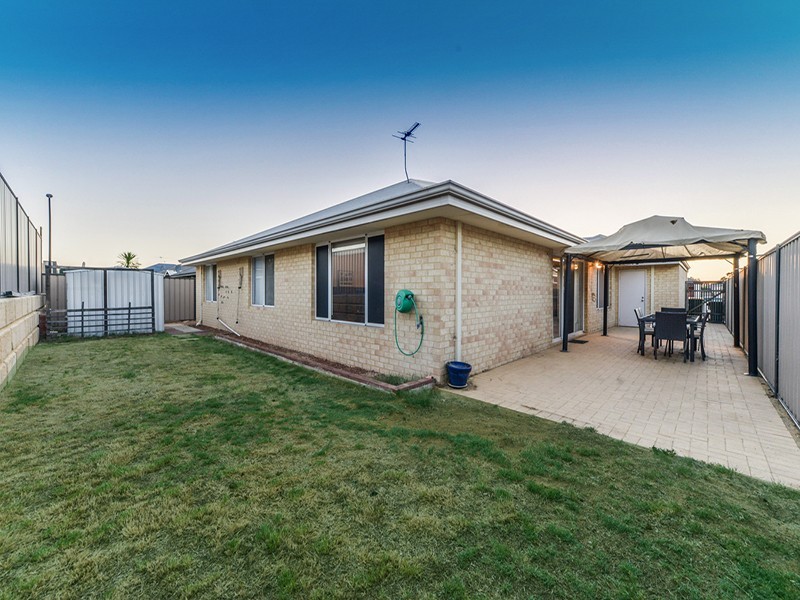 23 Calneggia Drive, Byford WA 6122