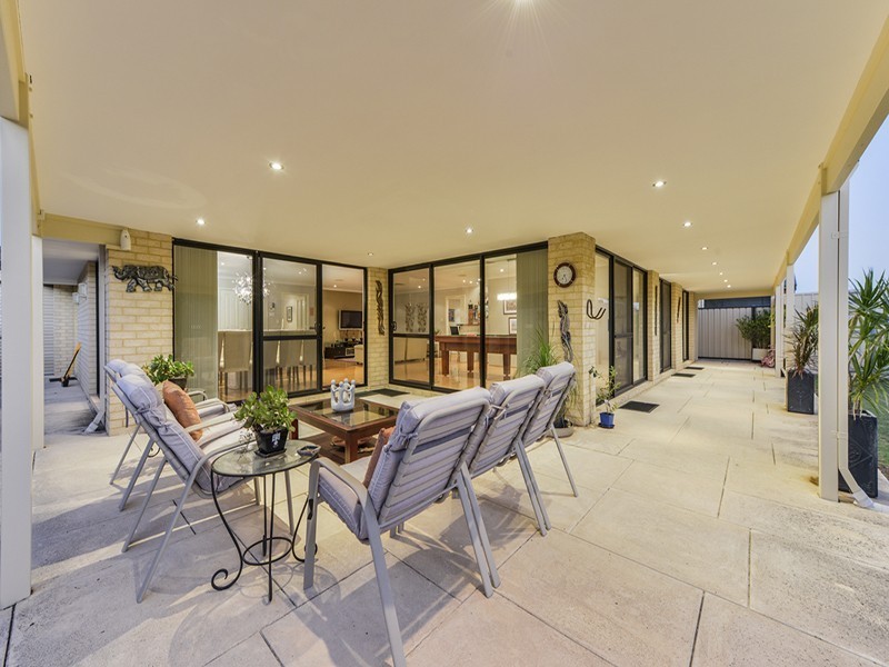 13 Templar Pass, Wattle Grove WA 6107