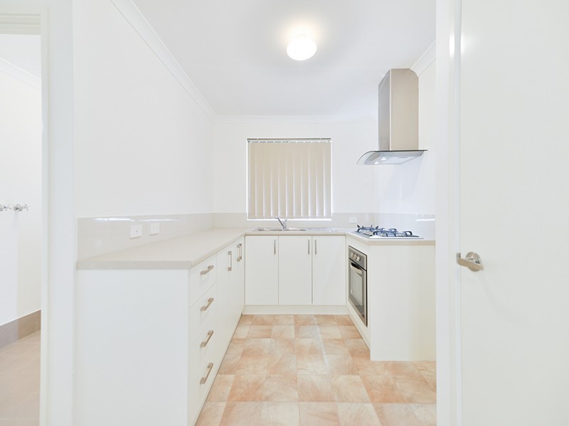 4 Edward Street, Queens Park WA 6107