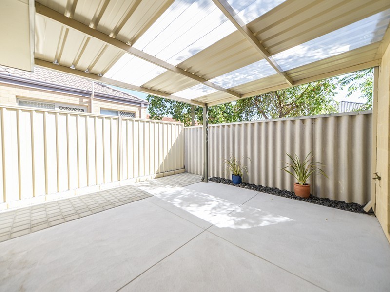 4 Edward Street, Queens Park WA 6107