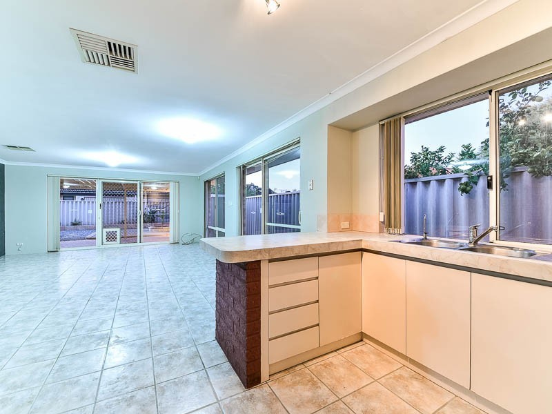 148 Hamilton Street, Queens Park WA 6107