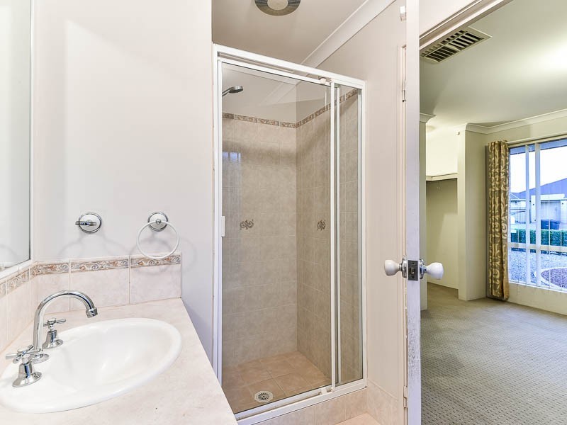 148 Hamilton Street, Queens Park WA 6107