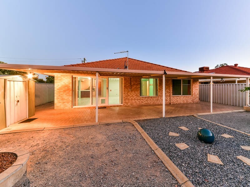 148 Hamilton Street, Queens Park WA 6107