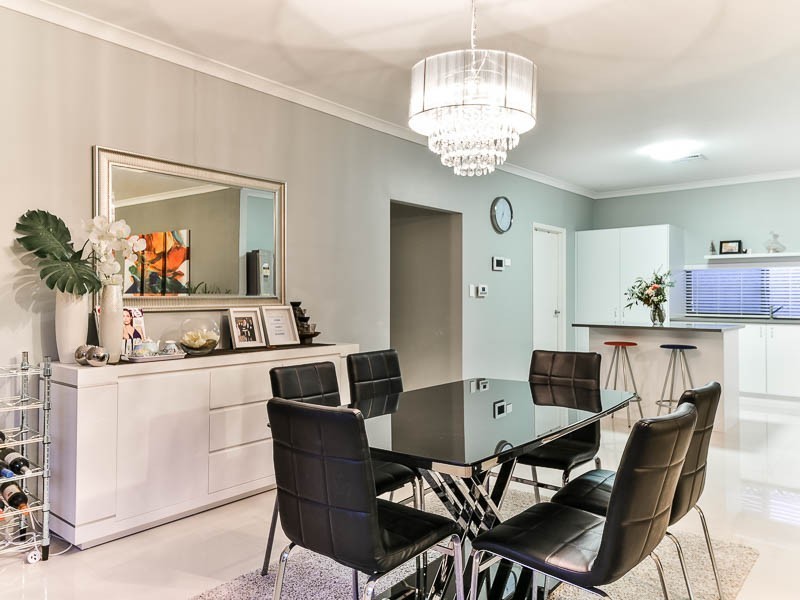 15 Reginald Street, Queens Park WA 6107