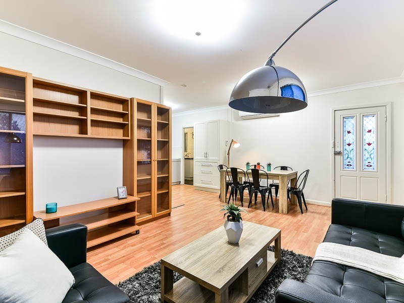 22 Thomas Street, Queens Park WA 6107