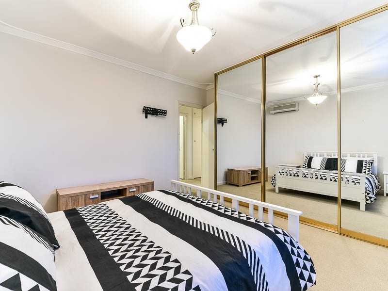 22 Thomas Street, Queens Park WA 6107