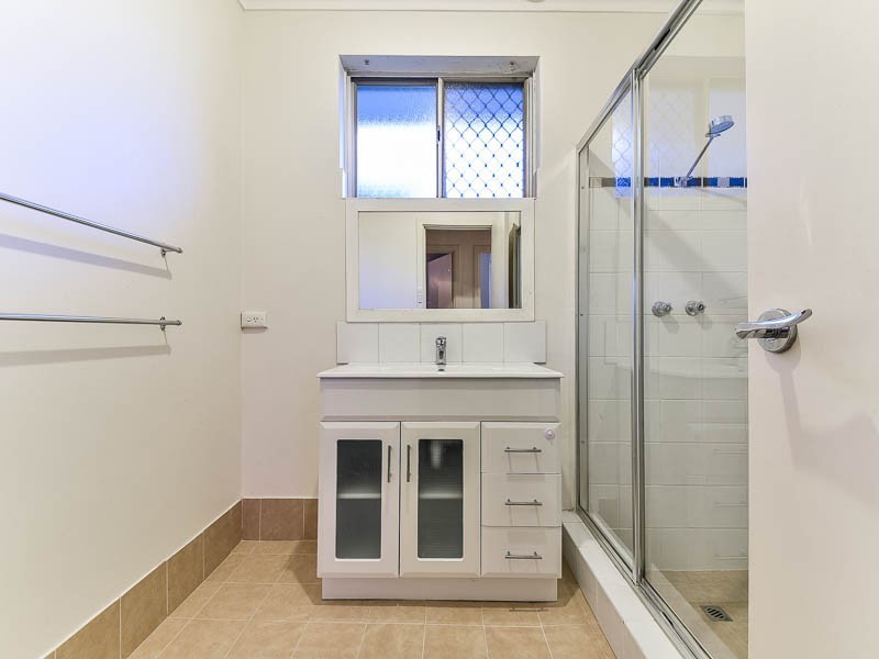 22 Thomas Street, Queens Park WA 6107