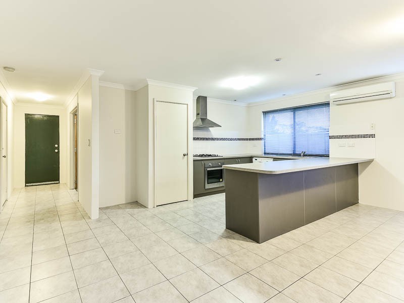 49 Balaka Way, Queens Park WA 6107