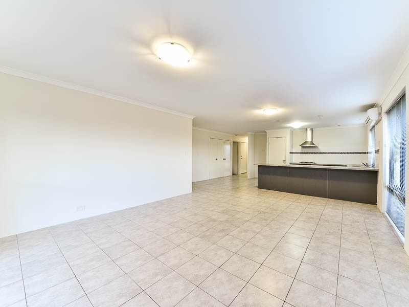 49 Balaka Way, Queens Park WA 6107