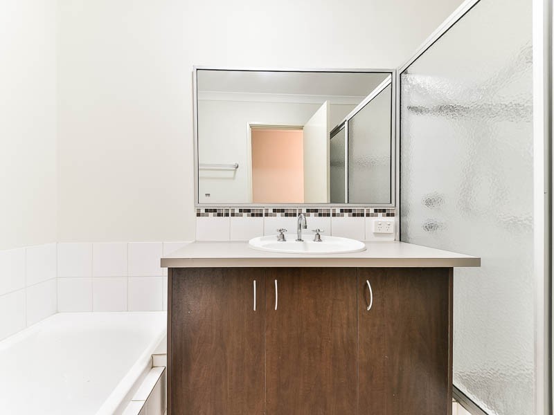 49 Balaka Way, Queens Park WA 6107