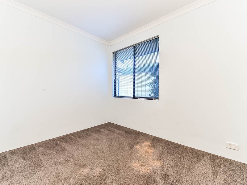 49 Balaka Way, Queens Park WA 6107