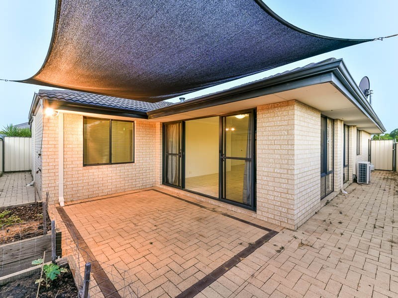 49 Balaka Way, Queens Park WA 6107