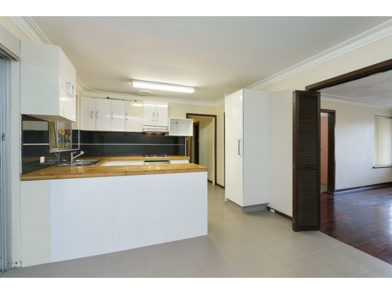 21 Parklands Square, Riverton WA 6148