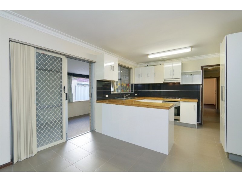 21 Parklands Square, Riverton WA 6148