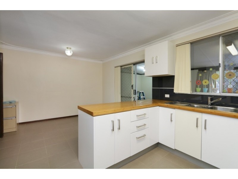 21 Parklands Square, Riverton WA 6148